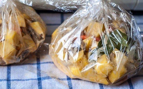 Картошка с курицей с грибами в рукаве в духовке рецепт
