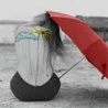 Под красным зонтом