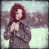 Аватарка - Девушка под снегопадом (Девушка под снегопадом)