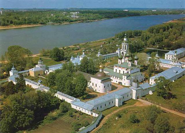Территория у Толгского монастыря
