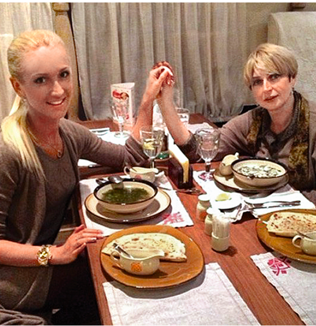 Родители ольги бузовой. Семья ольги бузовой. Семья ольги бузовой. Семья ольги бузовой. Бабушка ольги бузовой.