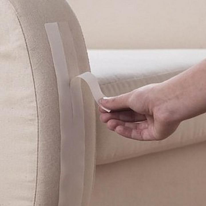 Липкая лапка. Защита подлокотников дивана. Липкая лента для мебели от кошек. Диван на липучках. Диван с подлокотниками на липучках.