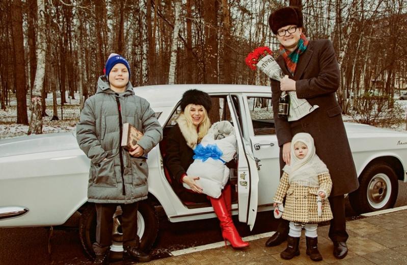 Семейная фотосессия с ретро автомобилем