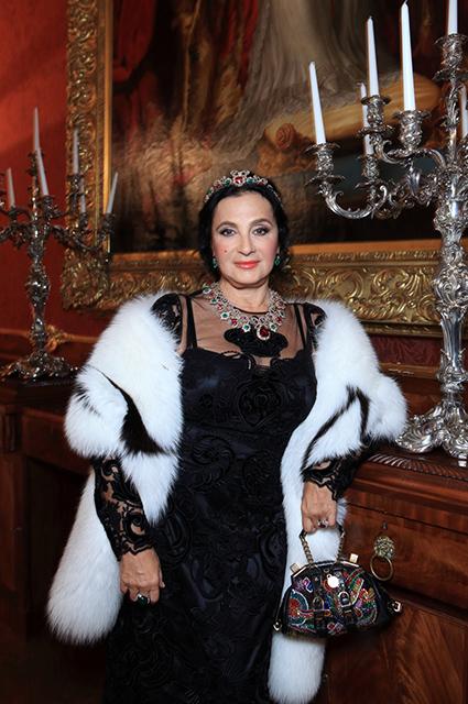 Ирина Виннер Усманова в шляпе