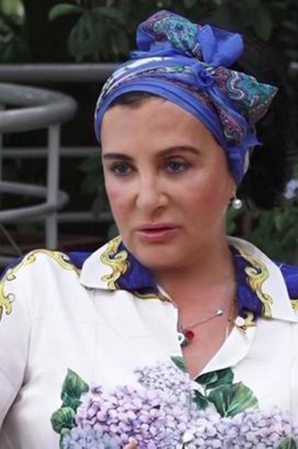 Ирина Виннер Усманова в шляпе