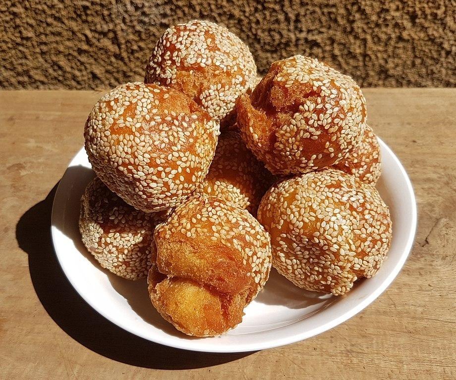 Пончики с кунжутом