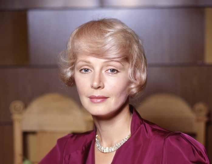 Актриса титова биография личная жизнь Увела мужа из семьи? Актриса Валентина Титова разнесла в пух и прах Ренату ... -