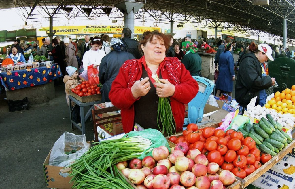 Привоз. Одесский рынок привоз. Торговка на базаре. Торговка с Привоза. Продавщица на Привозе.