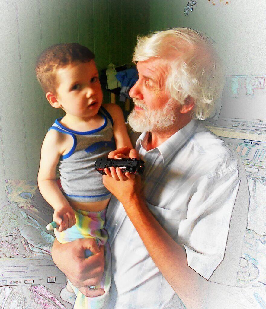Дедулю с внуком