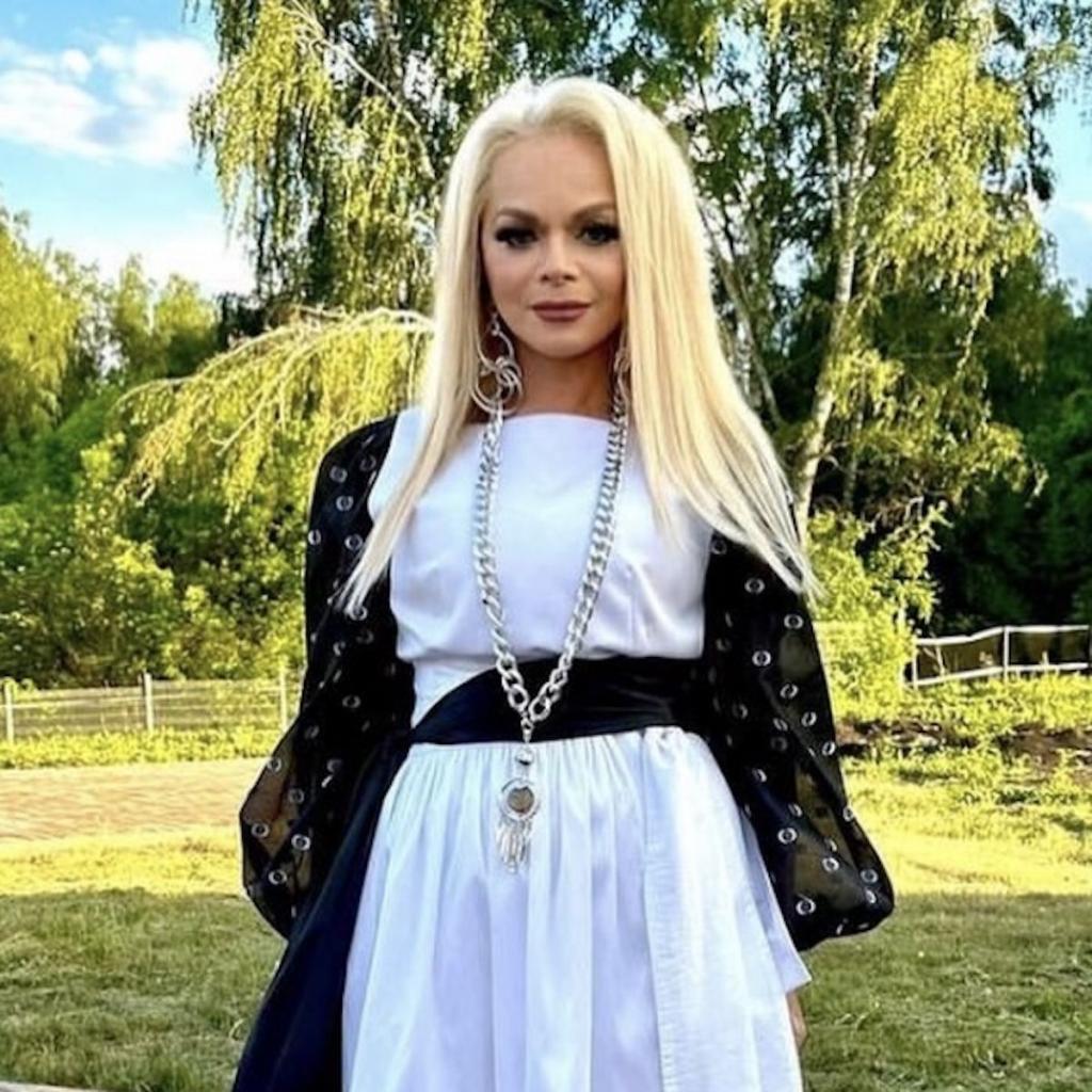 Лариса Долина показала кадры с жаркой фотосессии на Мальдивах - Музыка ...